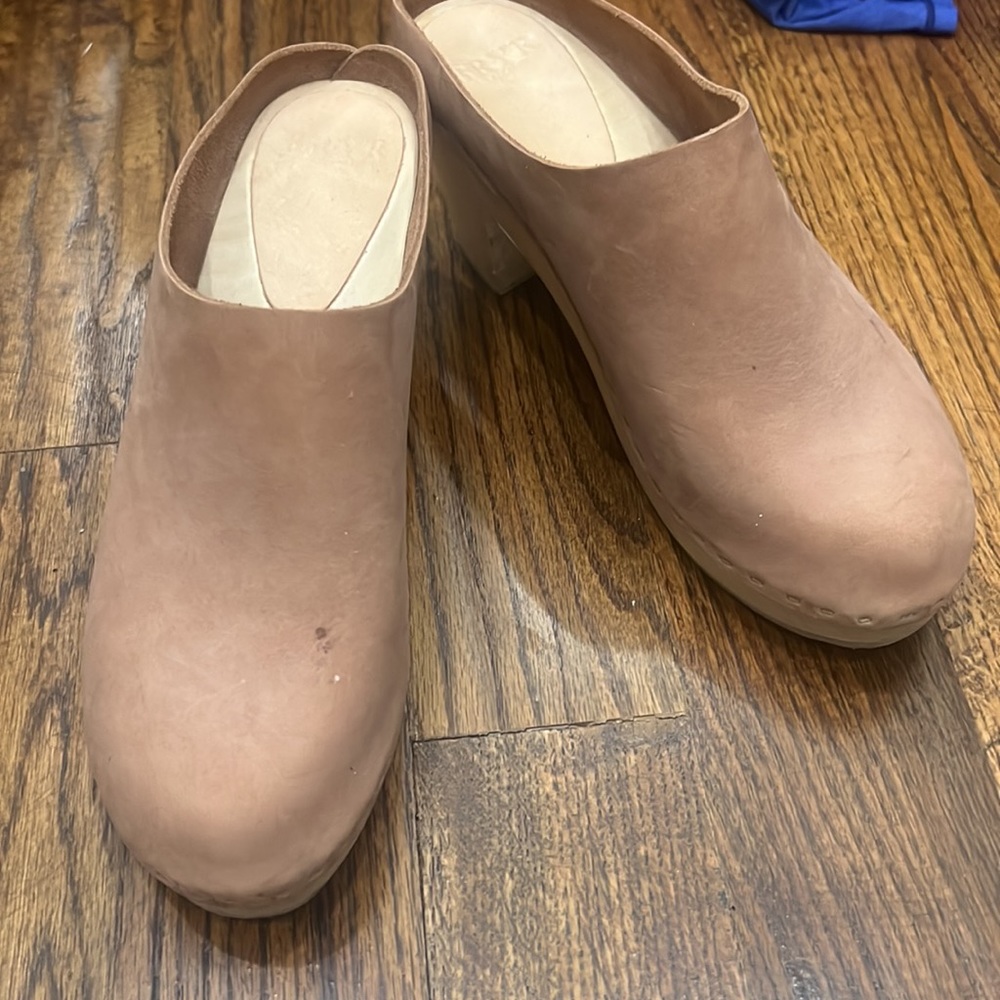 Bryr Tan Leather Mules
